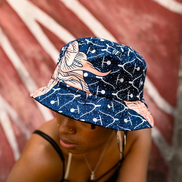 Bucket hat / Fisherman hat with African print - Black / white